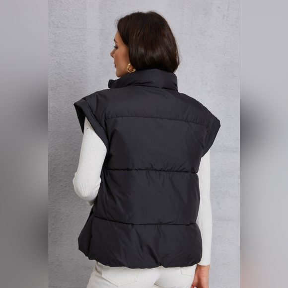 Zip Up Black Turtleneck Pocketed Warm Puffy Vest Coat NWT - Picture 2 of 3